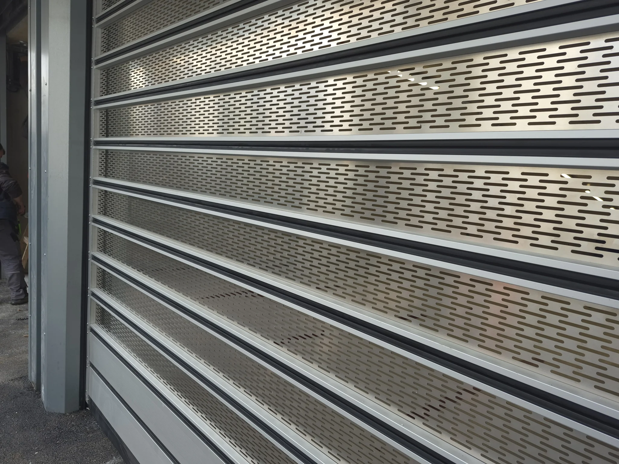 hitrotekoča industrijska vrata